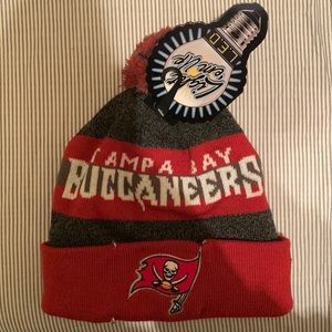 Men’s FOCO Tampa Bay Buccaneers light-up beanie. Brand new, never been worn.
